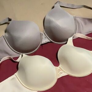 Two pack Vanity Fair padded underwire bras size 40D